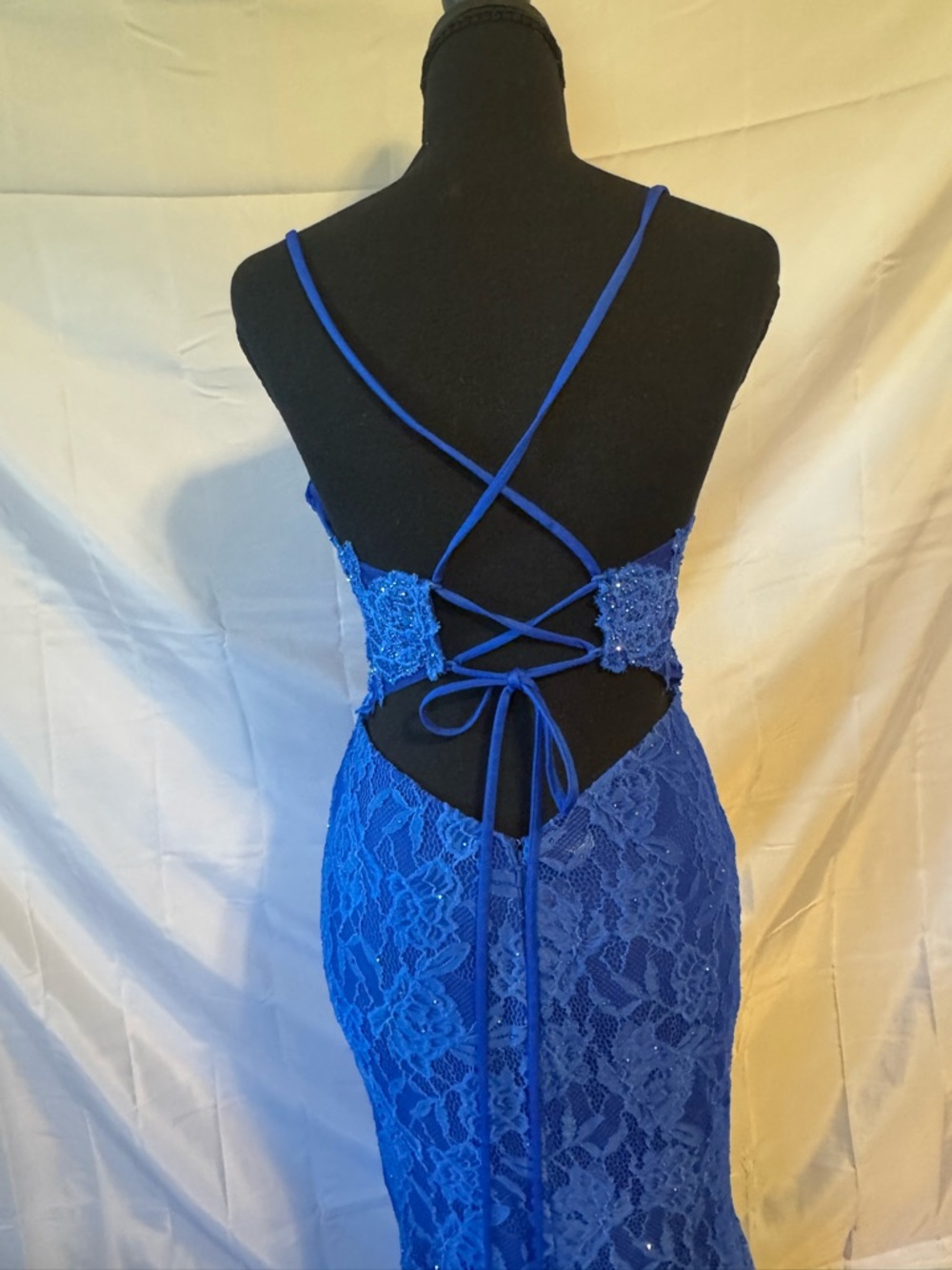 La Femme Royal Blue Lace Mermaid Prom Dress - Picture 5 of 6